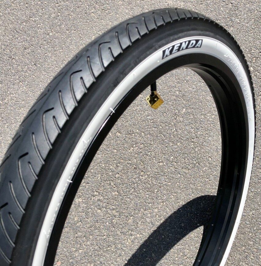 Opona Kenda Kraze Oldschool 26 x 2,125 cala biała ściana